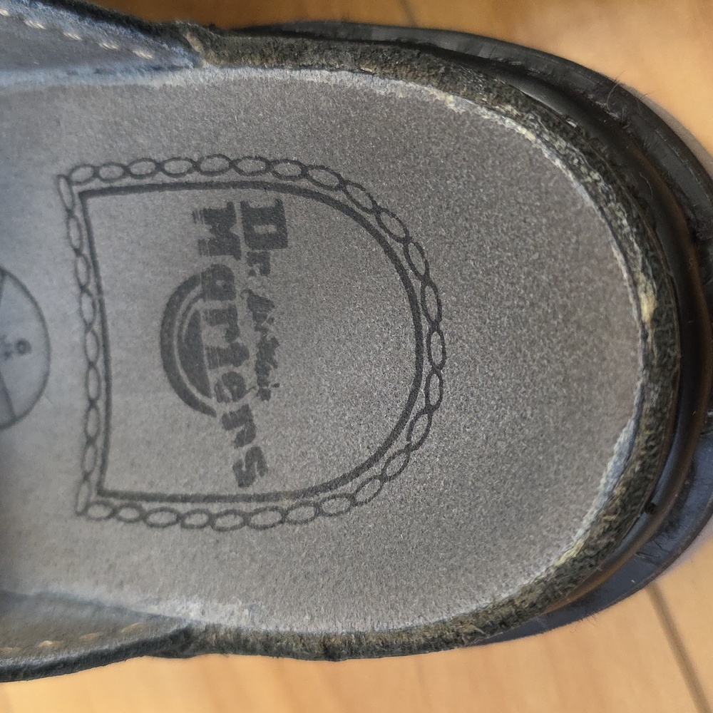 Dr. Martens Vintage Rare 9498 Black Slide Sandal w/ Grommets UK 6 Women 8-8.5🦋 - Picture 4 of 12
